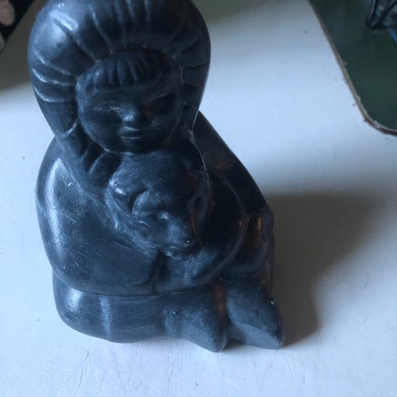 3 Inuit figurines, 2 by Diehl and the other is signed Scott 1979, - Picture 10 of 11